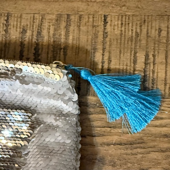 Tarte Cream/Gold Sequined Cosmetic Bag with teal tassels - Picture 3 of 4